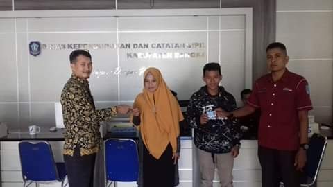 Hari Minggu Dukcapil Bangka Tetap Melayani Perekaman dan Pencetakan KTP Elektronik