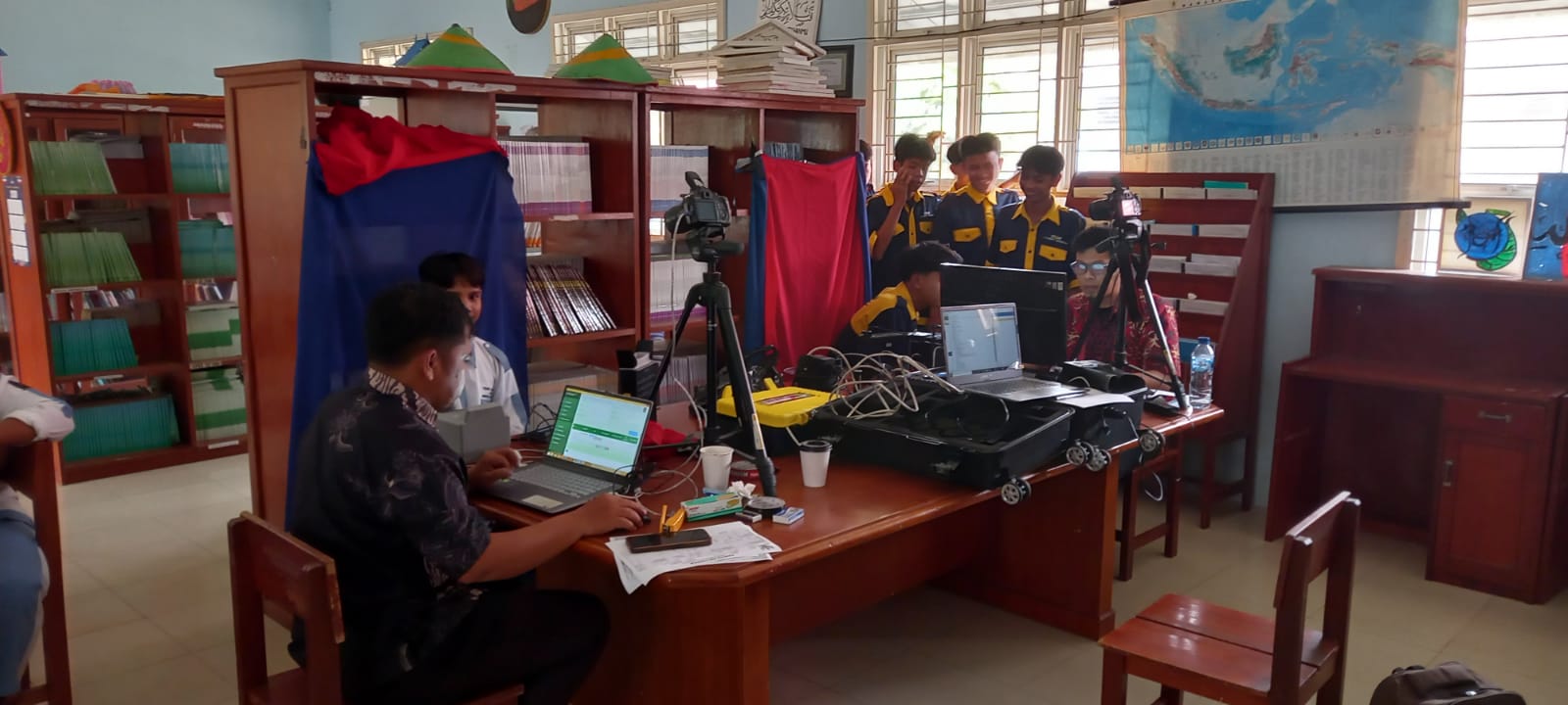 PELAYANAN PEREKAMAN KTP ELEKTRONIK DI SMKN 1 BAKAM