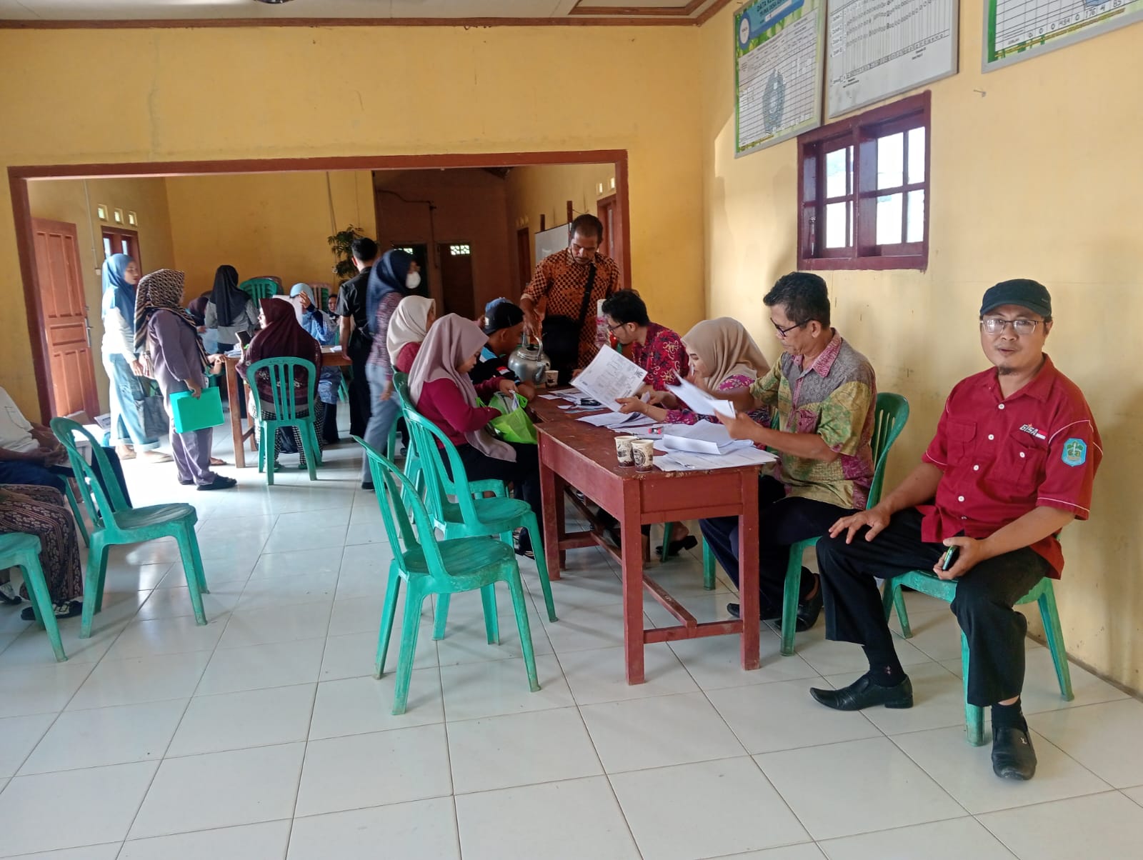 Mendekatkan Layanan Prima: Disdukcapil Kabupaten Bangka Gelar Pelayanan Adminduk di Desa Air Buluh Kecamatan Mendobarat