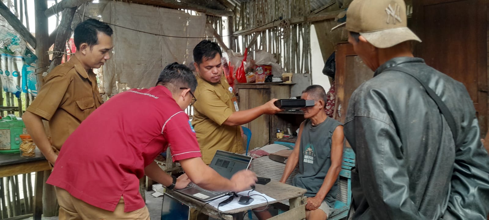 PEREKAMAN KTP ELEKTRONIK BAGI PENYANDANG DISABILITAS DI DESA AIR DUREN KECAMATAN PEMALI